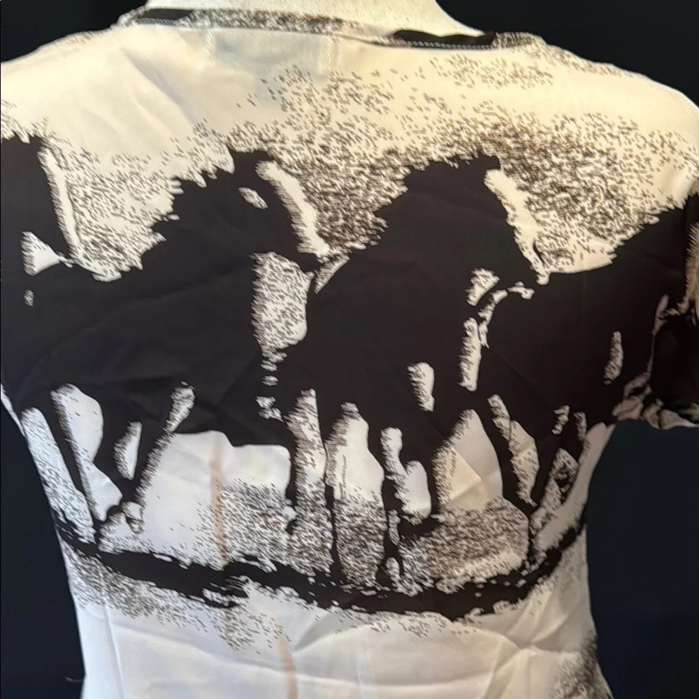 Cherrydress Galloping Horses Women's Graphic Top, medium - Picture 5 of 6